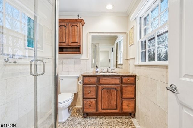 77 Falmouth St, Millburn Twp., NJ 07078