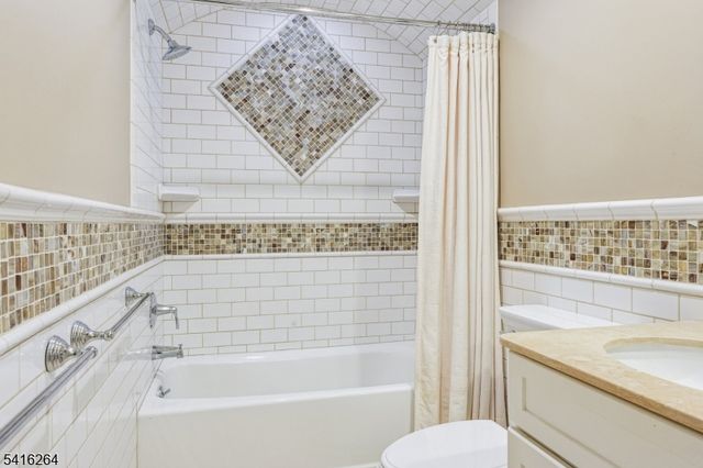 77 Falmouth St, Millburn Twp., NJ 07078