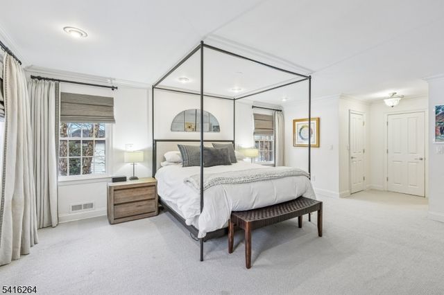 77 Falmouth St, Millburn Twp., NJ 07078