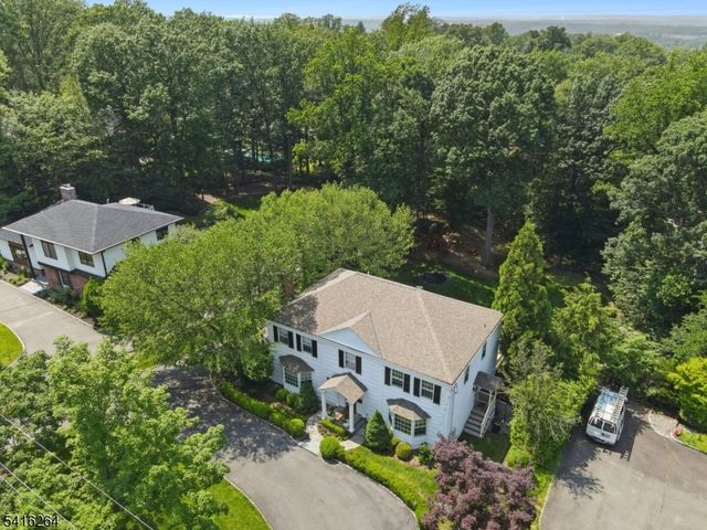 77 Falmouth St, Millburn Twp., NJ 07078