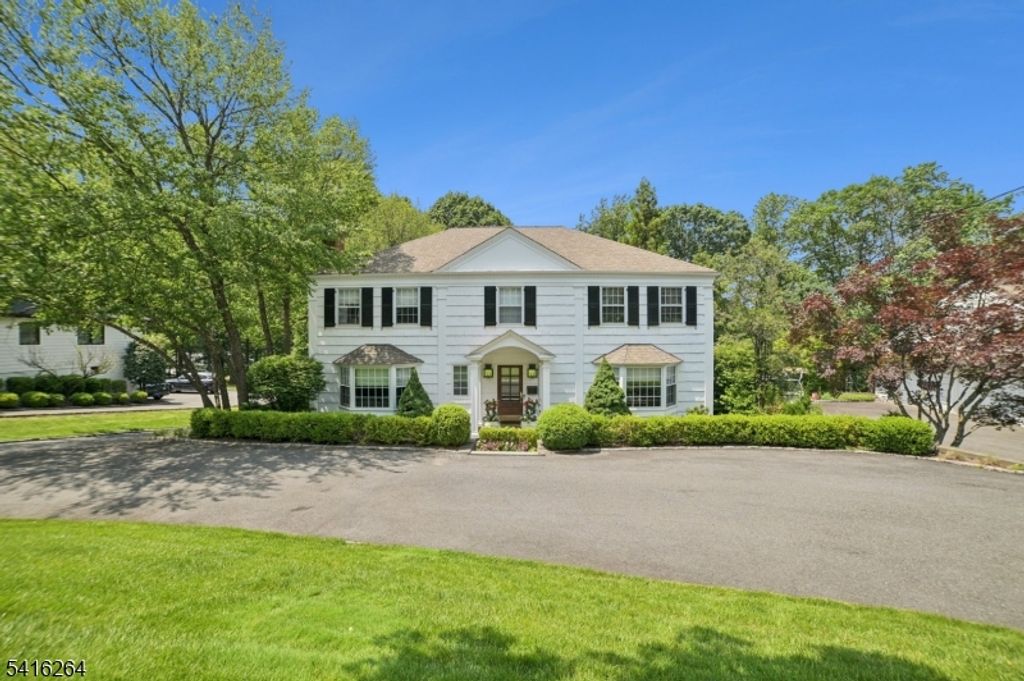 77 Falmouth St, Millburn Twp., NJ 07078