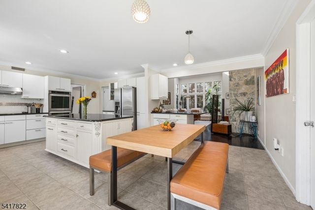 5 MEADOW DRIVE, Warren Twp., NJ 07059