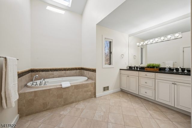 5 MEADOW DRIVE, Warren Twp., NJ 07059
