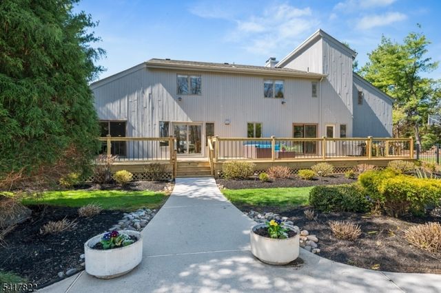 5 MEADOW DRIVE, Warren Twp., NJ 07059