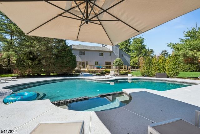 5 MEADOW DRIVE, Warren Twp., NJ 07059