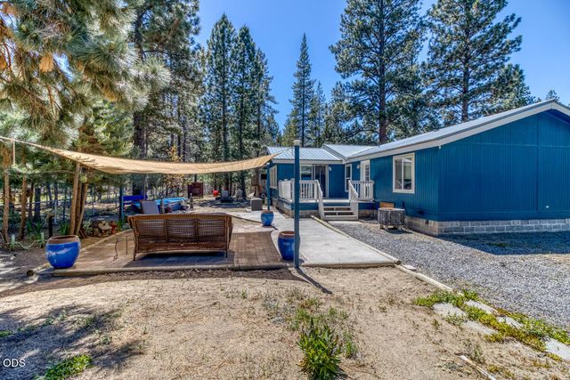 51599 Ash Road, La Pine, OR 97739