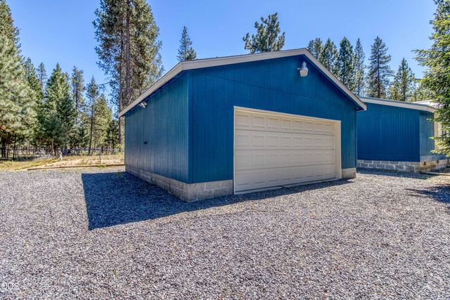 51599 Ash Road, La Pine, OR 97739
