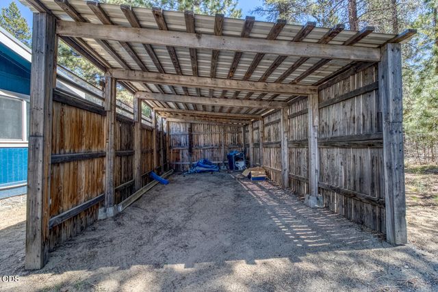 51599 Ash Road, La Pine, OR 97739