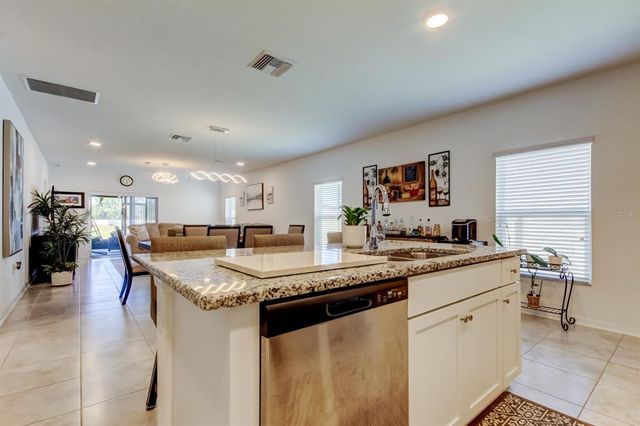 12407 HILLTOP FARMS DRIVE, Dade City, FL 33525