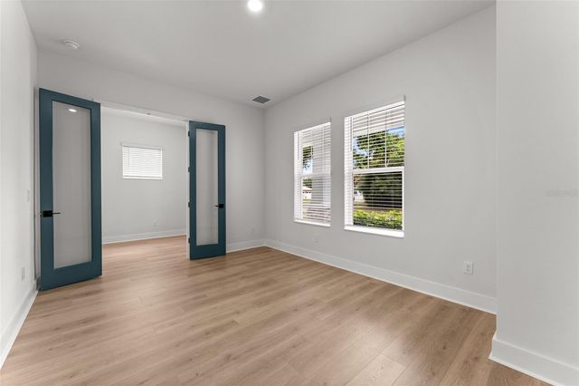 7428 BURLINGTON AVENUE N, St Petersburg, FL 33710