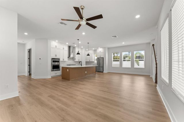 7428 BURLINGTON AVENUE N, St Petersburg, FL 33710