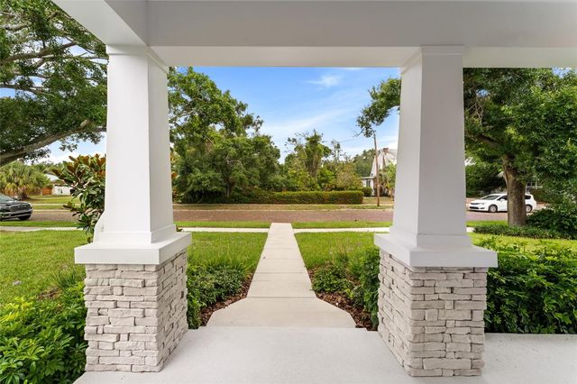 7428 BURLINGTON AVENUE N, St Petersburg, FL 33710