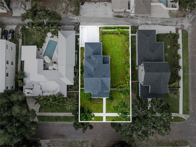 7428 BURLINGTON AVENUE N, St Petersburg, FL 33710