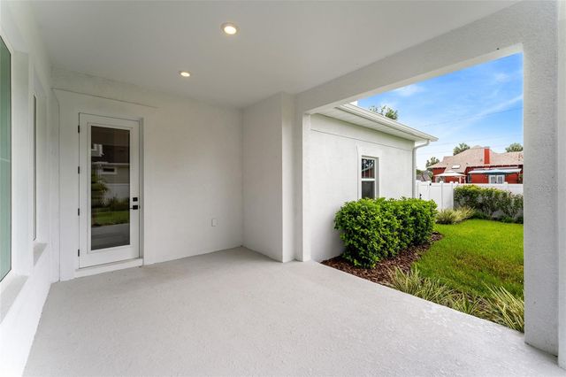 7428 BURLINGTON AVENUE N, St Petersburg, FL 33710