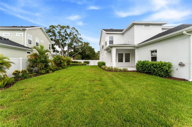 7428 BURLINGTON AVENUE N, St Petersburg, FL 33710