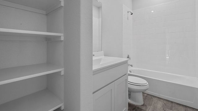 435 SUNDAY SILENCE Way, Granbury, TX 76049