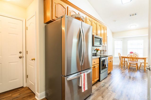 7154 Inniswold Dr, Pensacola, FL 32526