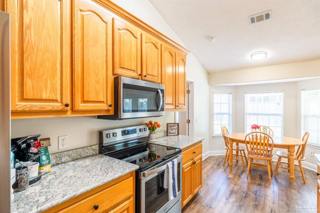 7154 Inniswold Dr, Pensacola, FL 32526