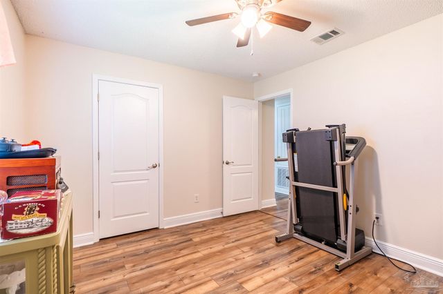 7154 Inniswold Dr, Pensacola, FL 32526