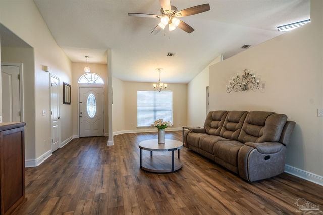 7154 Inniswold Dr, Pensacola, FL 32526