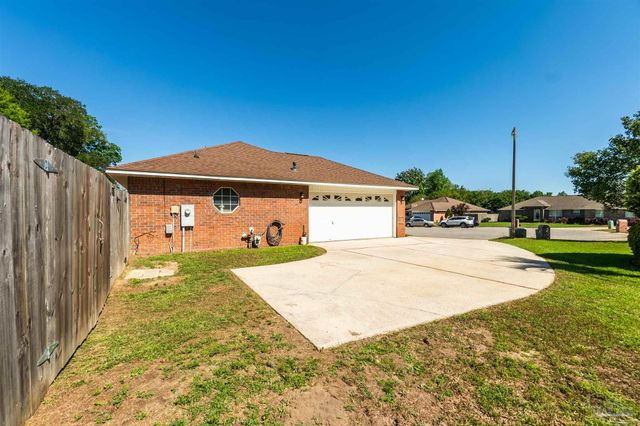 7154 Inniswold Dr, Pensacola, FL 32526