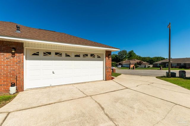 7154 Inniswold Dr, Pensacola, FL 32526