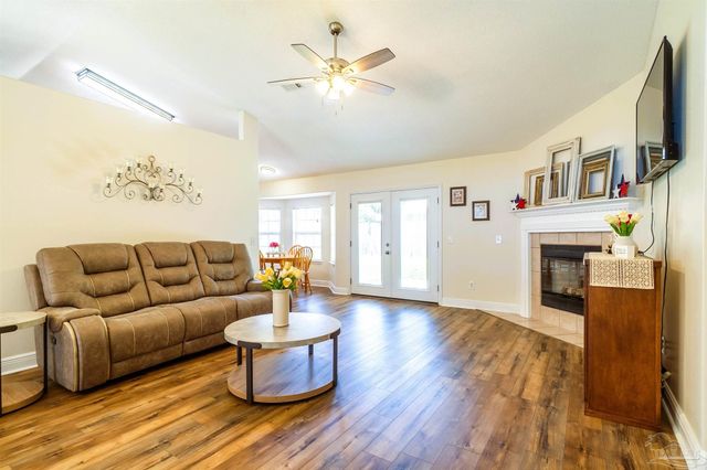 7154 Inniswold Dr, Pensacola, FL 32526