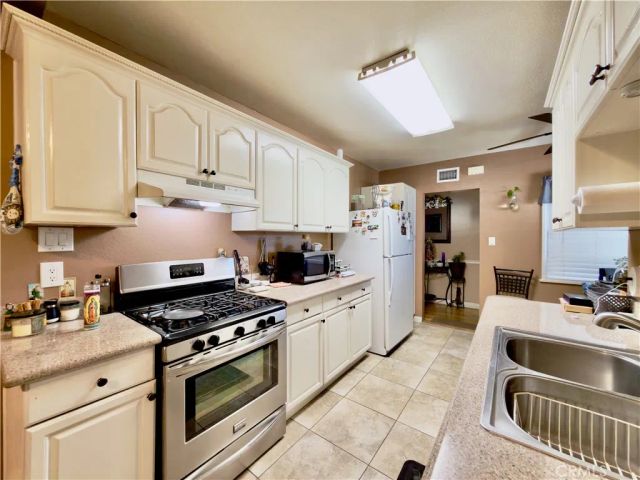 618 N Lazard St, San Fernando, CA 91340