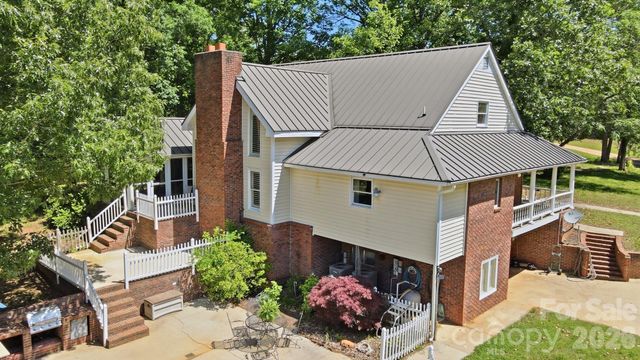 846 Windy Oaks Way, Van Wyck, SC 29720