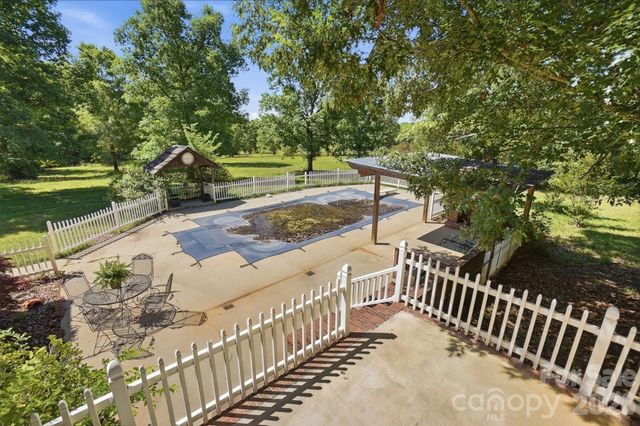 846 Windy Oaks Way, Van Wyck, SC 29720