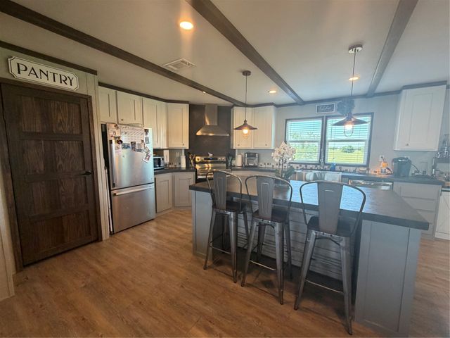 516 Glendale Drive, Godley, TX 76044