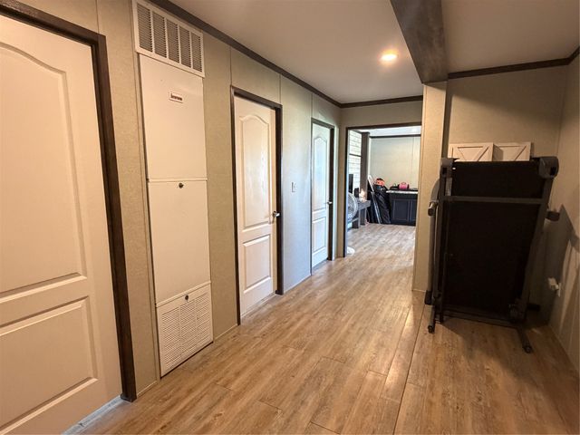 516 Glendale Drive, Godley, TX 76044