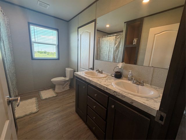 516 Glendale Drive, Godley, TX 76044