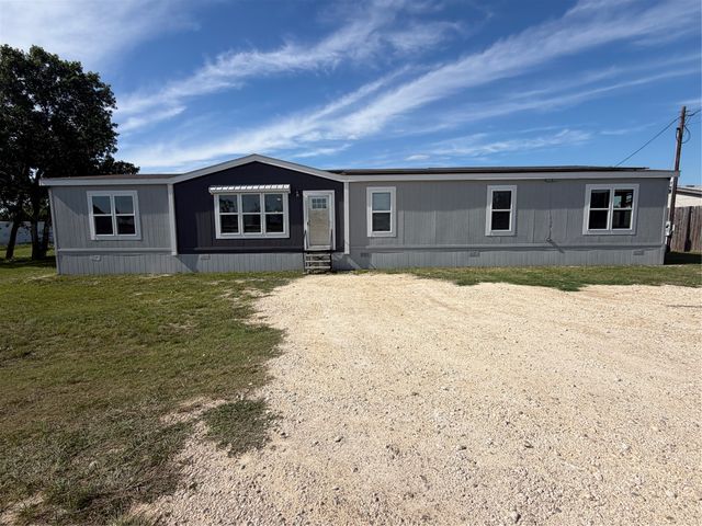 516 Glendale Drive, Godley, TX 76044