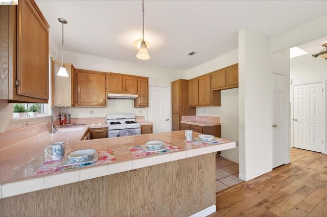 1120 Deerpark Rd, Oakley, CA 94561