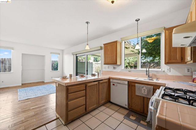 1120 Deerpark Rd, Oakley, CA 94561