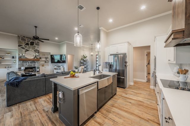 112 Oaks Springs Lane, Weatherford, TX 76087