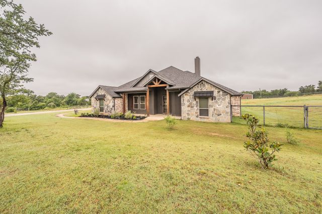 112 Oaks Springs Lane, Weatherford, TX 76087