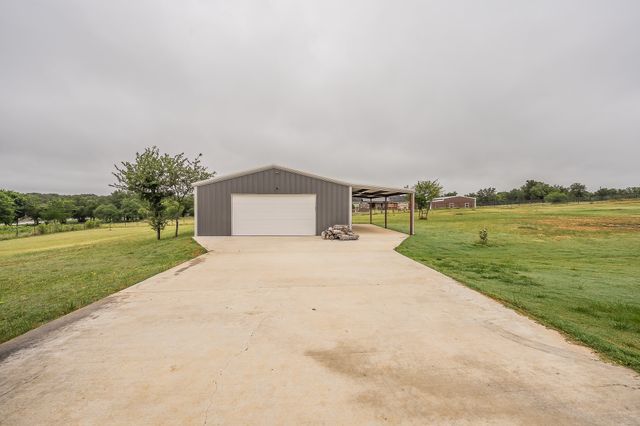 112 Oaks Springs Lane, Weatherford, TX 76087