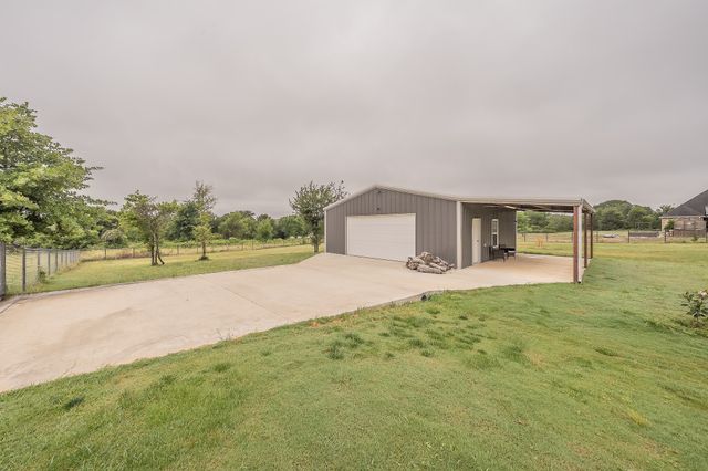 112 Oaks Springs Lane, Weatherford, TX 76087