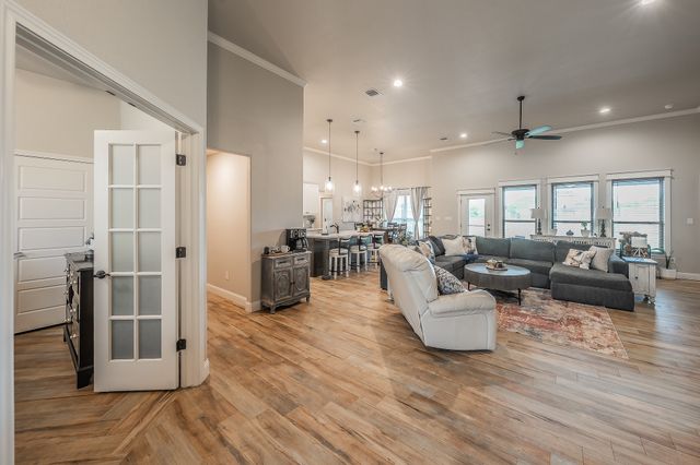 112 Oaks Springs Lane, Weatherford, TX 76087