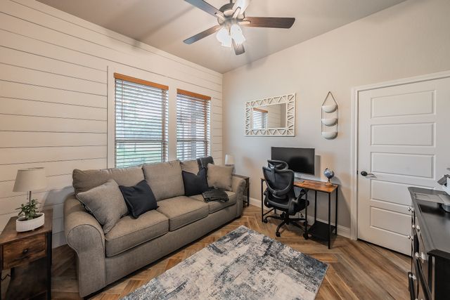 112 Oaks Springs Lane, Weatherford, TX 76087