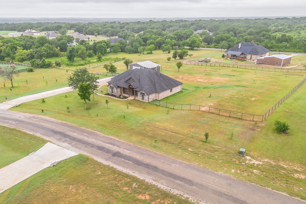 112 Oaks Springs Lane, Weatherford, TX 76087