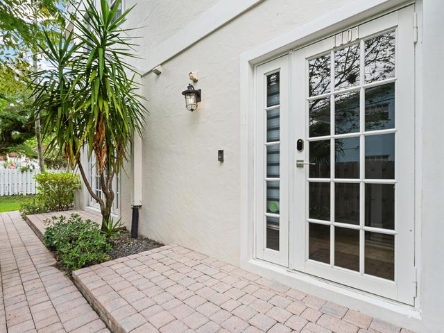 1101 Waverly Road, Fort Lauderdale, FL 33312