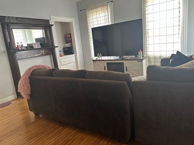 82 Fox St, Worcester, MA 01604