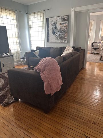 82 Fox St, Worcester, MA 01604