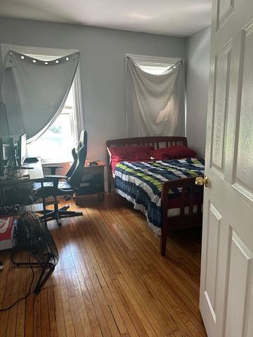 82 Fox St, Worcester, MA 01604