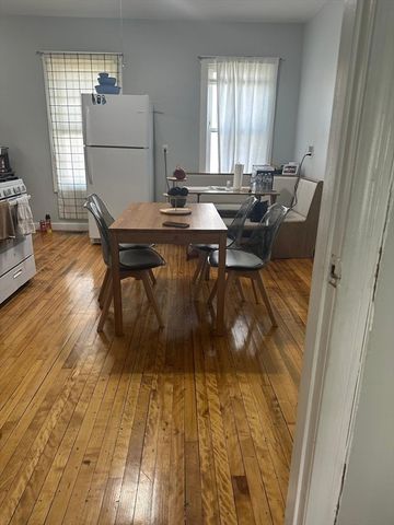 82 Fox St, Worcester, MA 01604