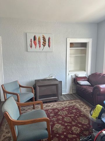 82 Fox St, Worcester, MA 01604