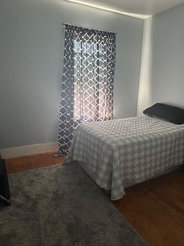 82 Fox St, Worcester, MA 01604